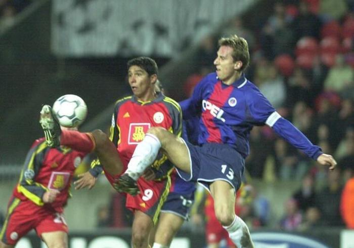 18 yıl önceki Galatasaray - Paris Saint-Germain maçında 25 özel kare