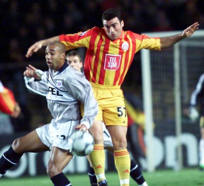 18 yıl önceki Galatasaray - Paris Saint-Germain maçında 25 özel kare