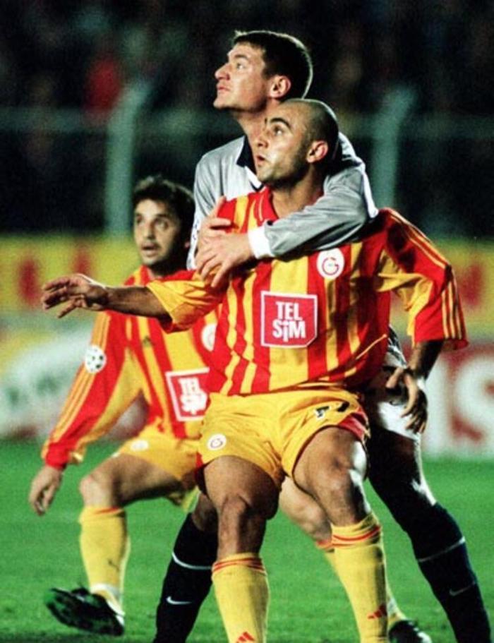 18 yıl önceki Galatasaray - Paris Saint-Germain maçında 25 özel kare