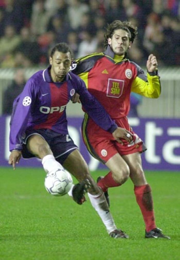 18 yıl önceki Galatasaray - Paris Saint-Germain maçında 25 özel kare