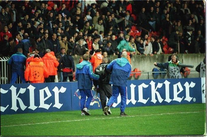 18 yıl önceki Galatasaray - Paris Saint-Germain maçında 25 özel kare