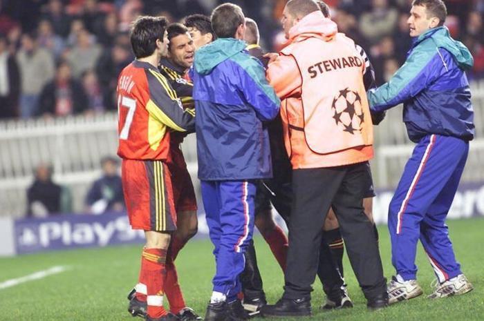 18 yıl önceki Galatasaray - Paris Saint-Germain maçında 25 özel kare