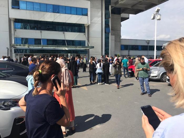 İstanbulda deprem sonrası ilk görüntüler