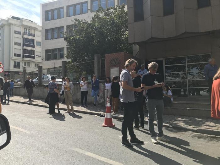 İstanbulda deprem sonrası ilk görüntüler