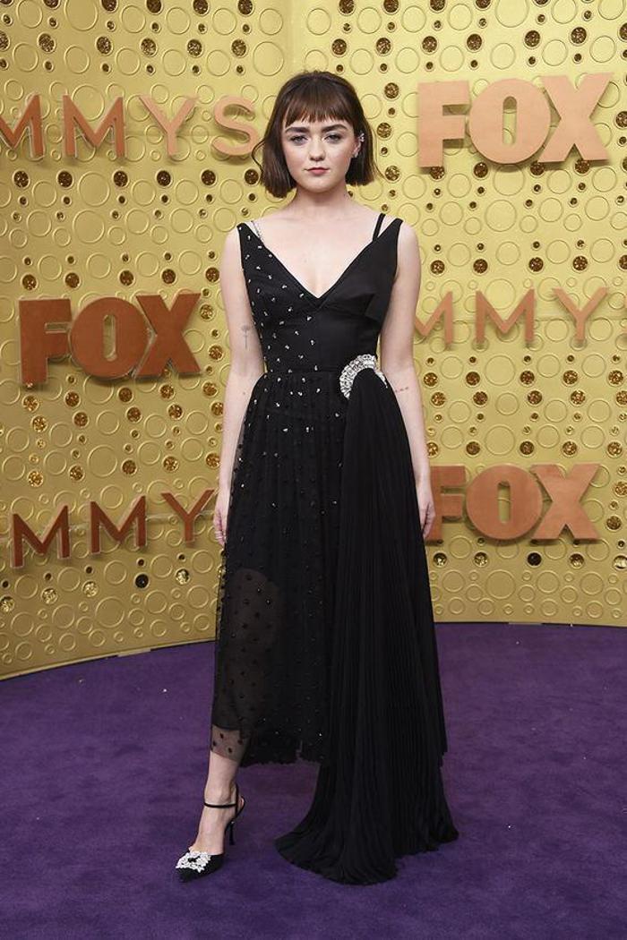 71. Emmy Ödüllerinde kırmızı halı şıklığı