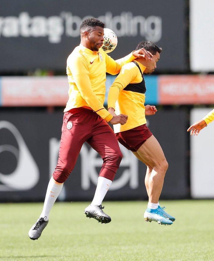 Donktan Emre Mora gözdağı Bu kare Galatasaray idmanında çekildi