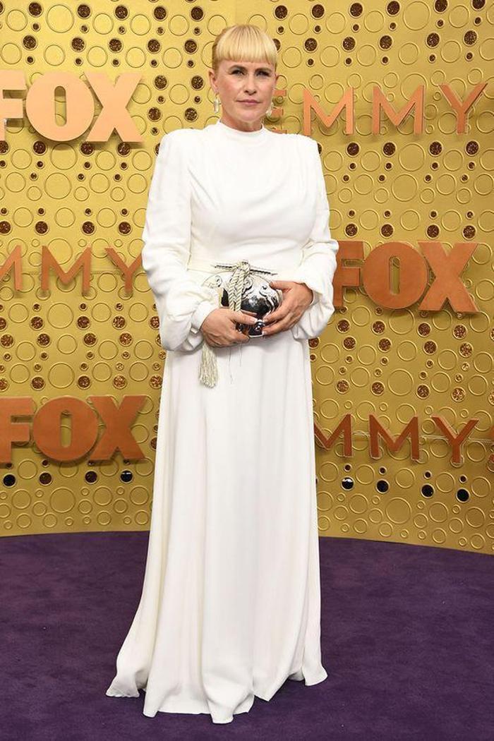 71. Emmy Ödüllerinde kırmızı halı şıklığı