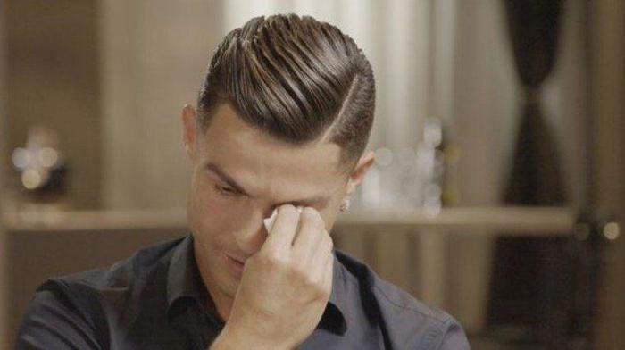 Cristiano Ronaldo çocukluğunda ona hamburger yardımı yapan kadını buldu