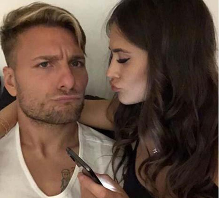 Ünlü futbolcu ve eşinin o anları olay oldu