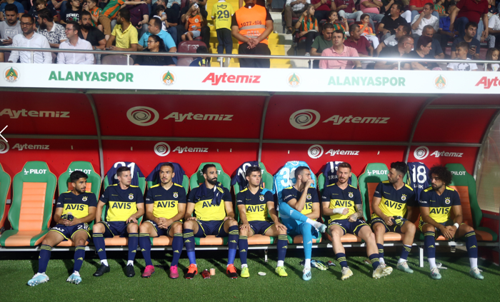 Alanyaspor-Fenerbahçe maçından ekrana yansımayanlar