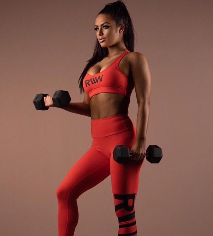 Fitness aşığı Tia Christofi ve büyükannesi sosyal medyayı salladı