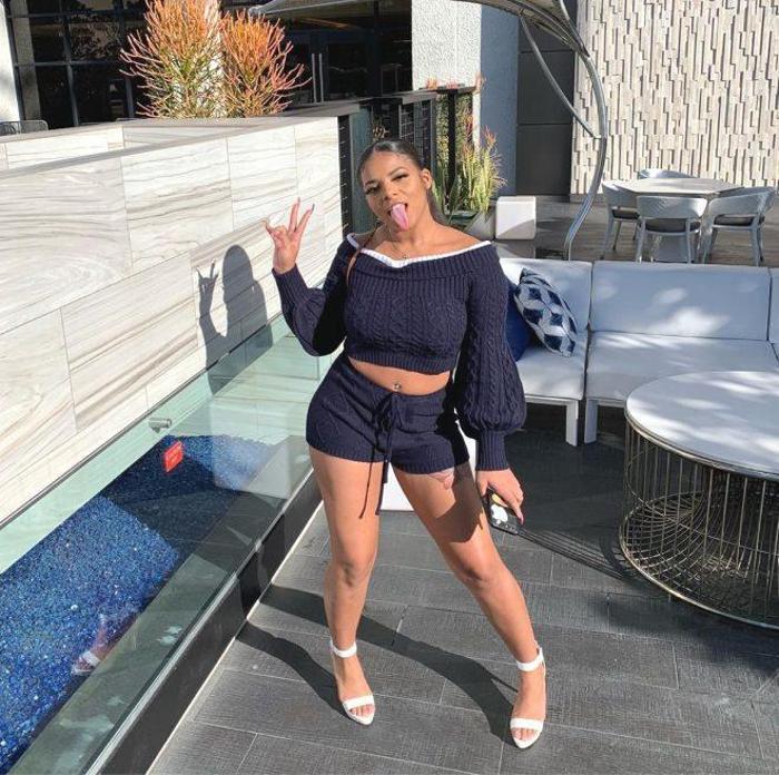 Uzun dili sayesinde Instagramdan 600 bin TL kazanıyor