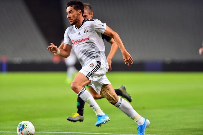 Beşiktaş - Panathinaikos maçında gençler göz doldurdu