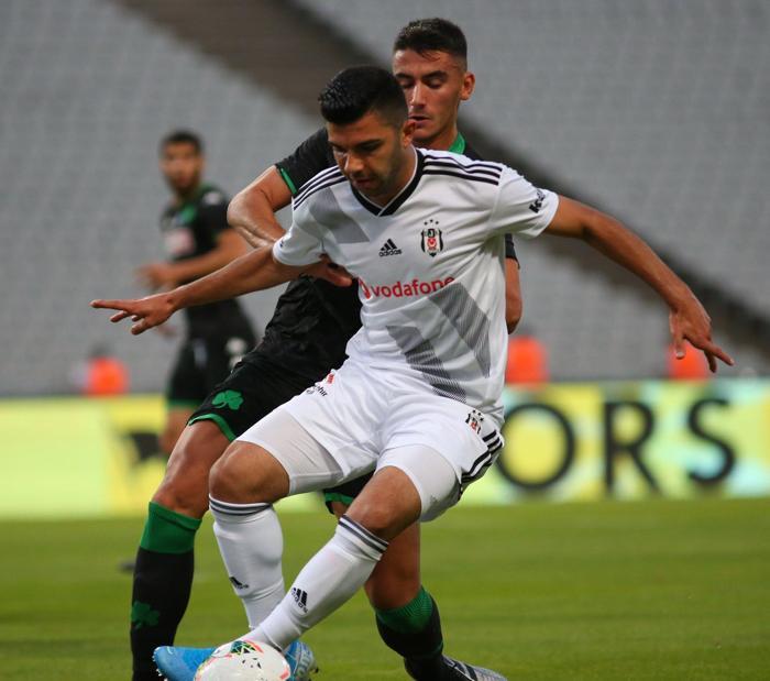 Beşiktaş - Panathinaikos maçında gençler göz doldurdu