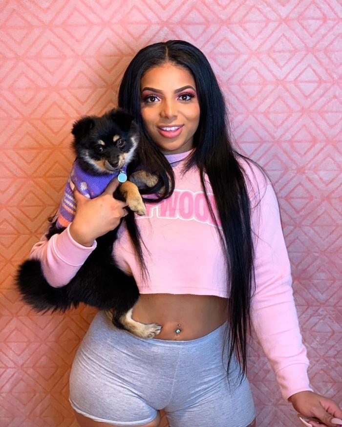 Uzun dili sayesinde Instagramdan 600 bin TL kazanıyor