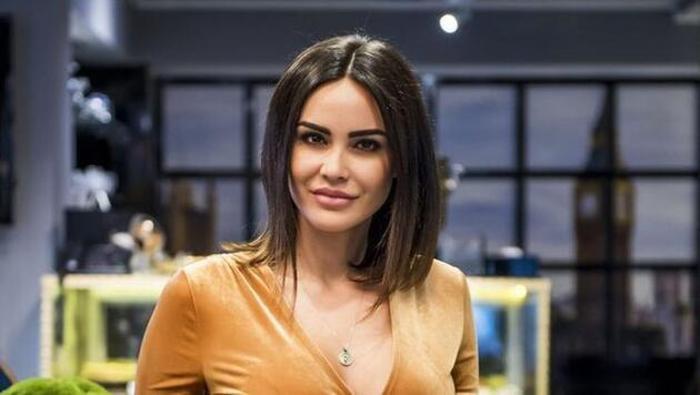 Zeynep Demirel at binmeye merak sardı