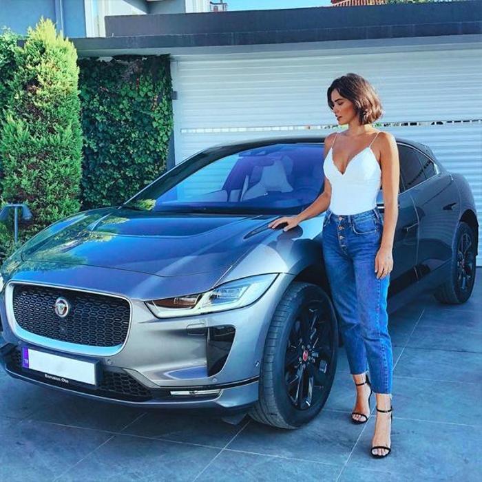 Zeynep Demirel at binmeye merak sardı