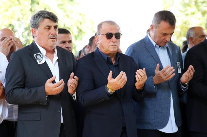 Serdal Adalının annesi Özen Adalı, Adanada toprağa verildi