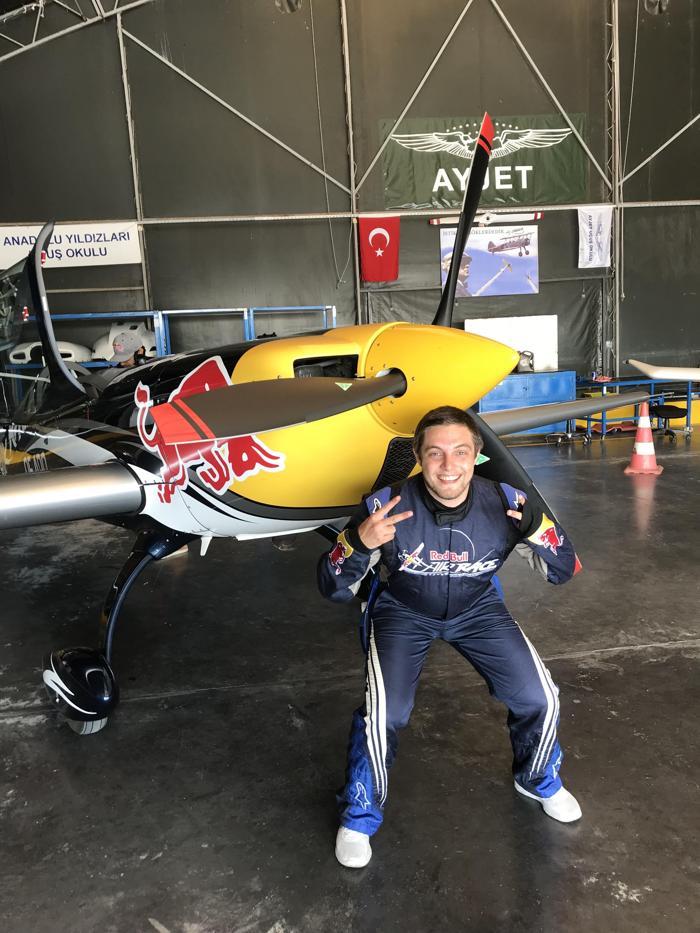 Bir şanslı kişi o uçağa bindi
