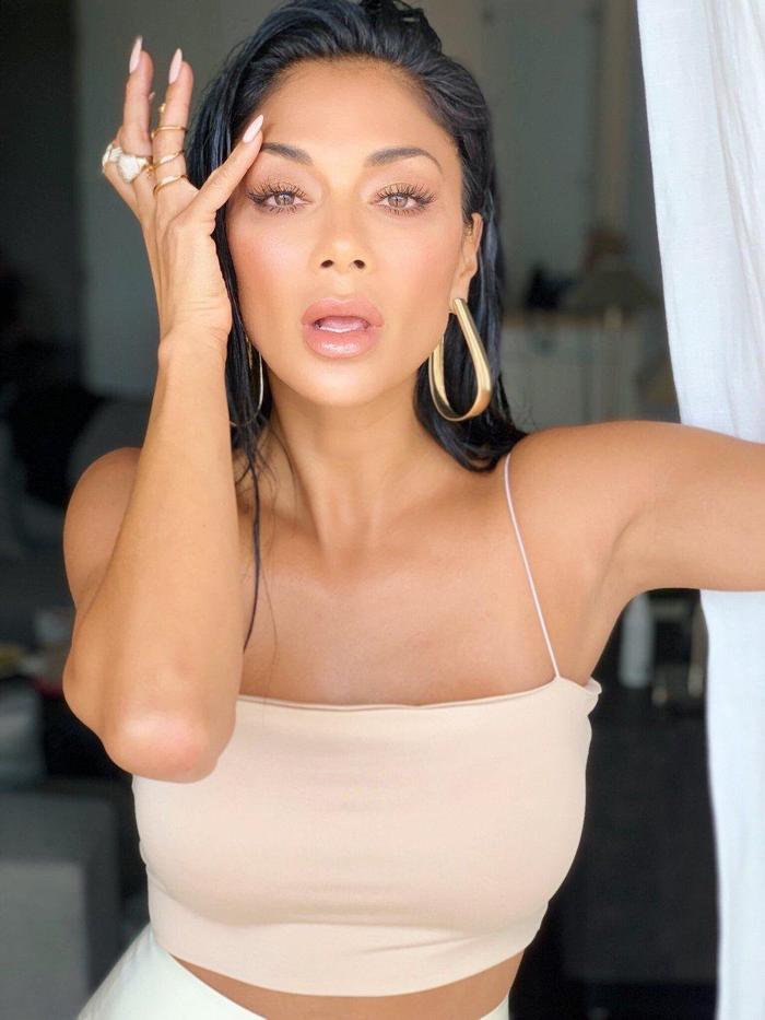 Nicole Scherzingerın çıplak fotoğrafı ve cinsel ilişki videosuna ait link paylaşıldı