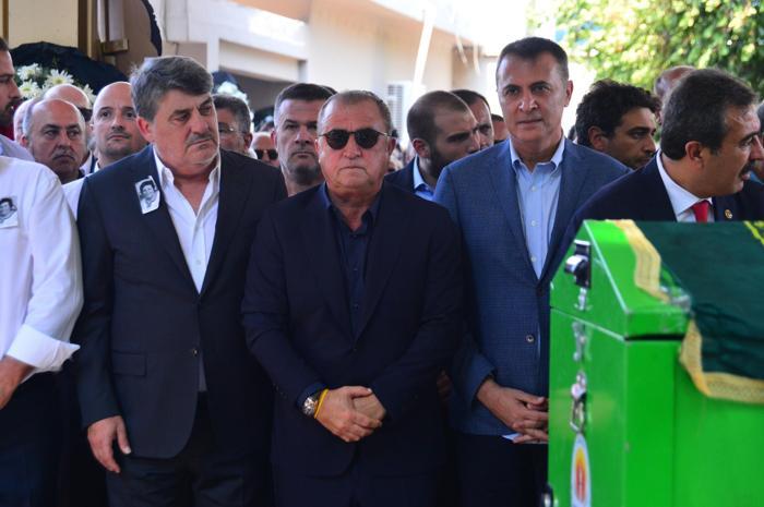 Serdal Adalının annesi Özen Adalı, Adanada toprağa verildi