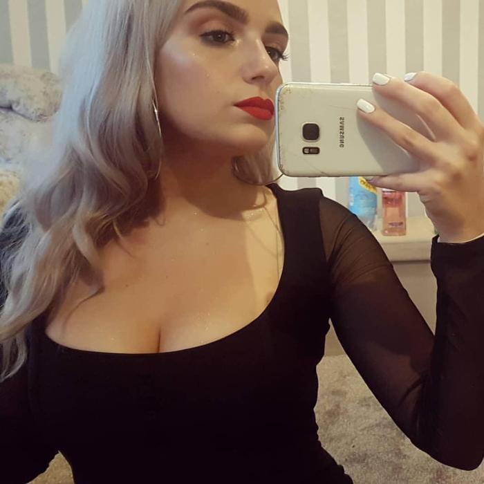 Yatak odası fotoğraflarını paylaşarak ayda 22 bin TL kazanıyor