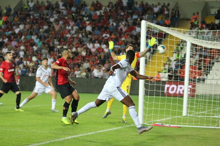 Fanatik yazarlarının Gazişehir Gaziantep - Beşiktaş maçı yorumları
