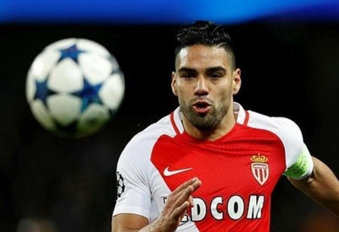 Jorge Mendes Galatasarayın istediği Radamel Falcaoyu bedavaya getiriyor