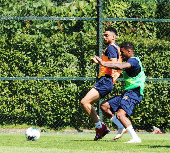 Fenerbahçede Rodrigues takıma ısınıyor