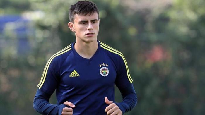 Eljif Elmas Fenerbahçe tarihine geçerek gidecek