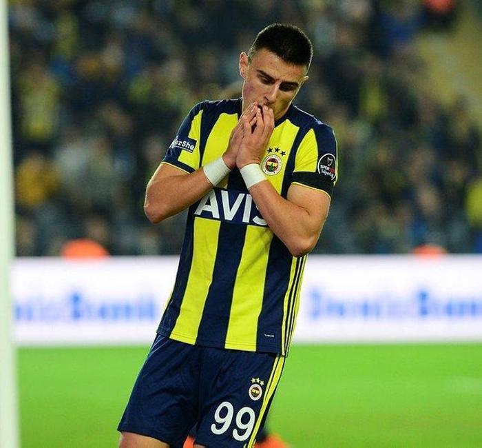 Eljif Elmas Fenerbahçe tarihine geçerek gidecek