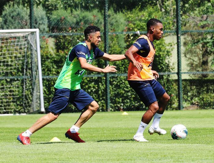 Fenerbahçede Rodrigues takıma ısınıyor