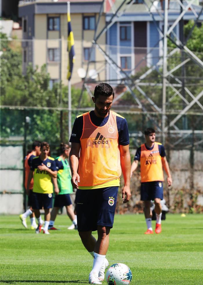 Fenerbahçede Rodrigues takıma ısınıyor