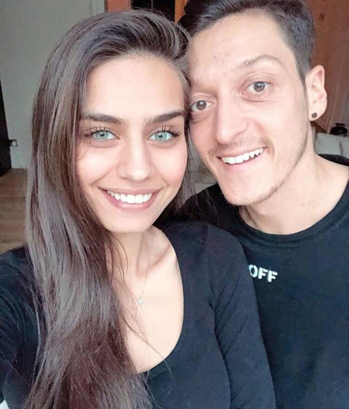 Amine Gülşeden yapımcılara bebek cevabı