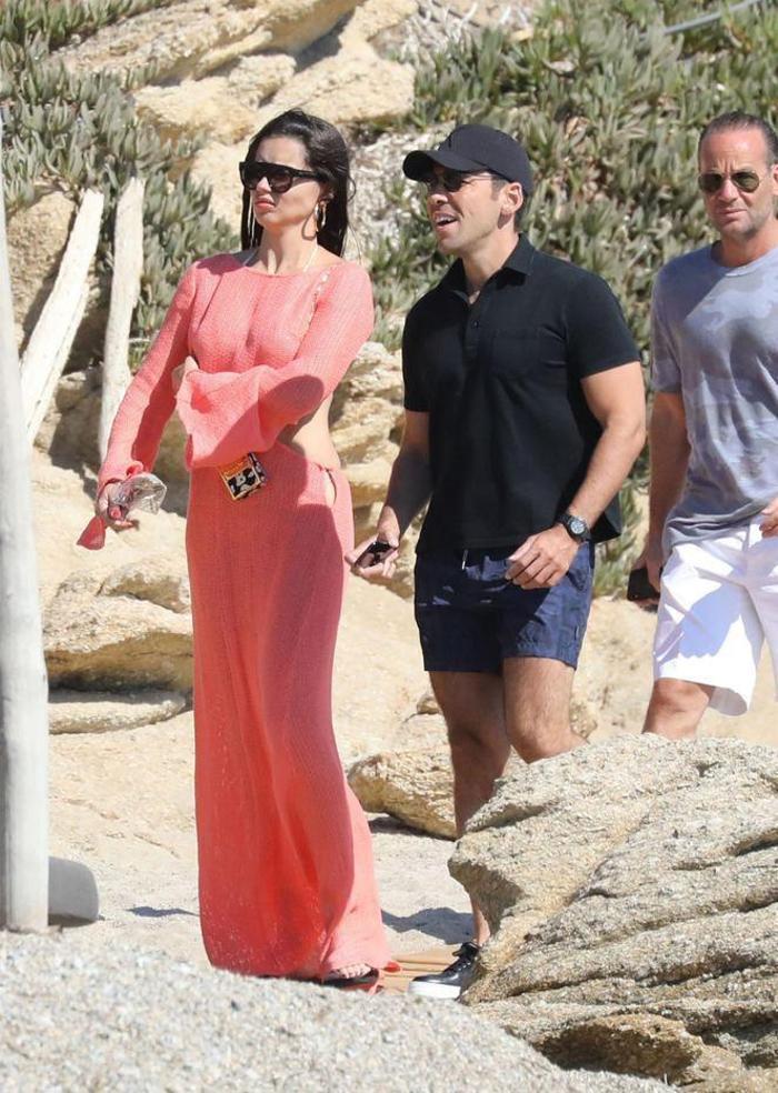 Adriana Lima aşkıyla gündeme gelen Emir Uyardan dolgun bahşiş