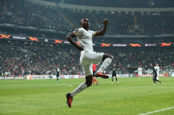 Galatasaraydan Mbawa Samatta bombası Beşiktaşın kâbusu olmuştu...