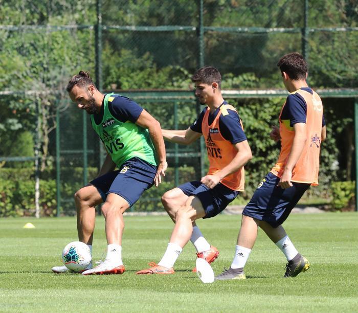 Fenerbahçede Rodrigues takıma ısınıyor