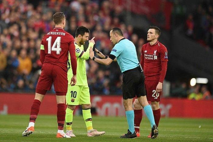 Liverpool - Barcelona maçına Cüneyt Çakır damgasını vurdu