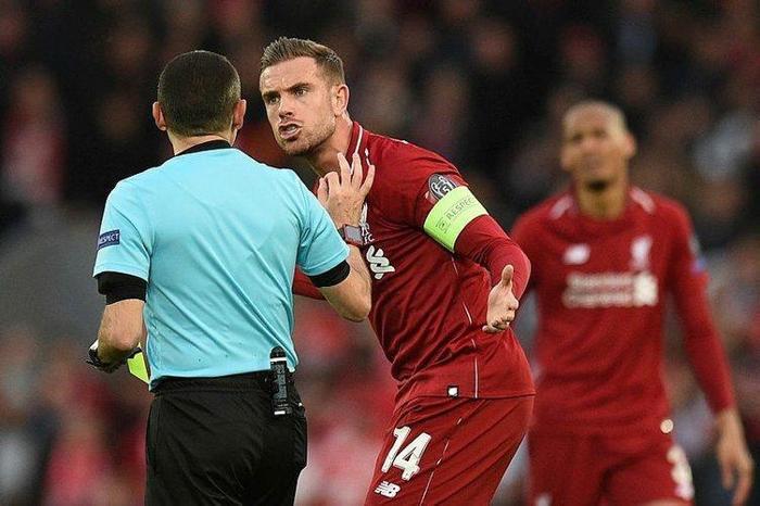 Liverpool - Barcelona maçına Cüneyt Çakır damgasını vurdu