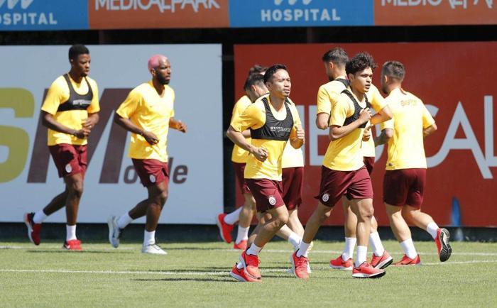 Galatasarayda teknik patron Fatih Terim antrenmana damga vurdu