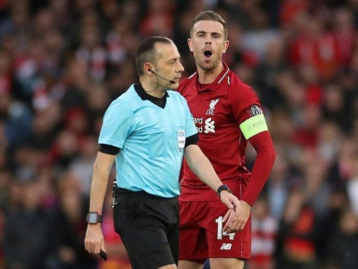 Liverpool - Barcelona maçına Cüneyt Çakır damgasını vurdu