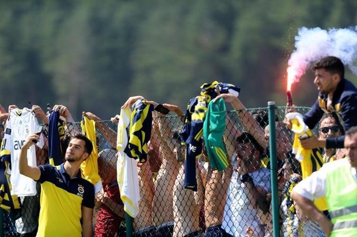 Fenerbahçede taraftar buluşması gerçekleştirildi