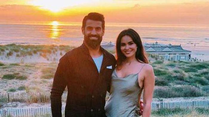 Volkan Demirel, Bodrumda kadın hayranlarının ilgisiyle zor anlar yaşadı
