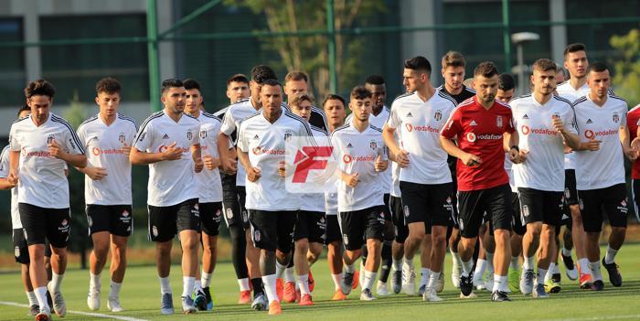 Beşiktaş idmanında dikkat çeken detay Jeremain Lens...
