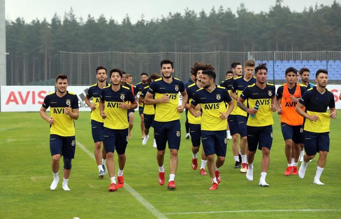 Fenerbahçe ilk antrenmanını gerçekleştirdi