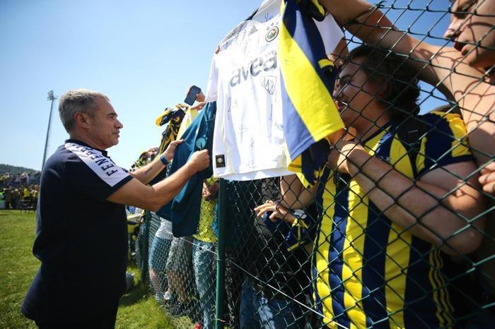Fenerbahçede taraftar buluşması gerçekleştirildi