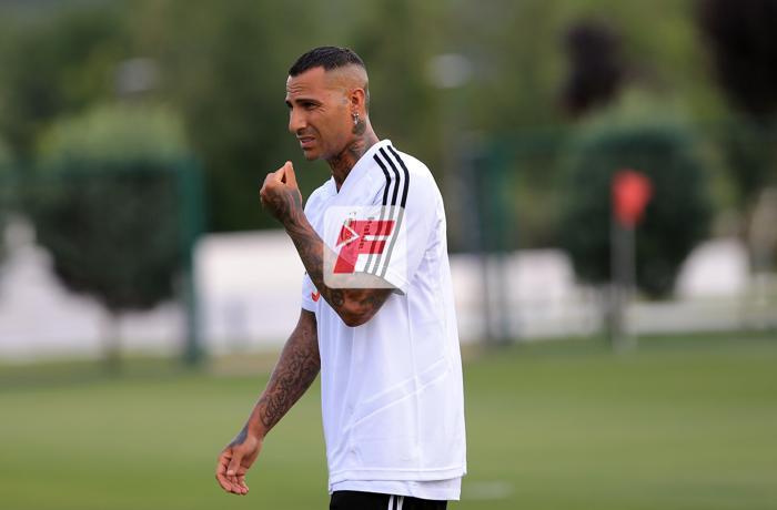 Beşiktaş idmanında dikkat çeken detay Jeremain Lens...