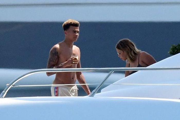Dele Alli ve sevgilisi Ruby Mae tatile tam gaz devam ediyor
