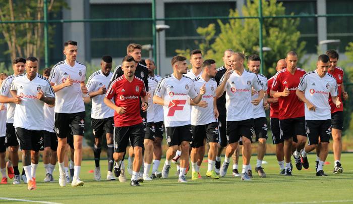 Beşiktaş idmanında dikkat çeken detay Jeremain Lens...
