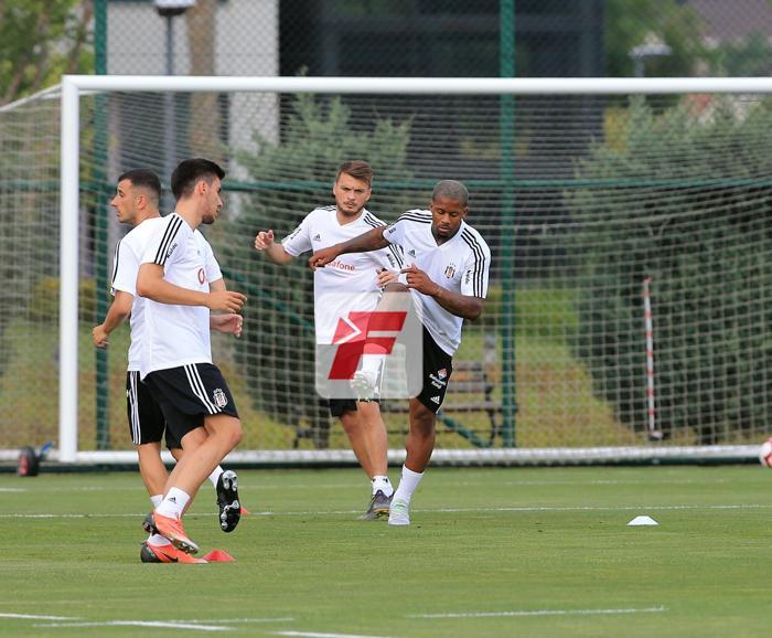Beşiktaş idmanında dikkat çeken detay Jeremain Lens...